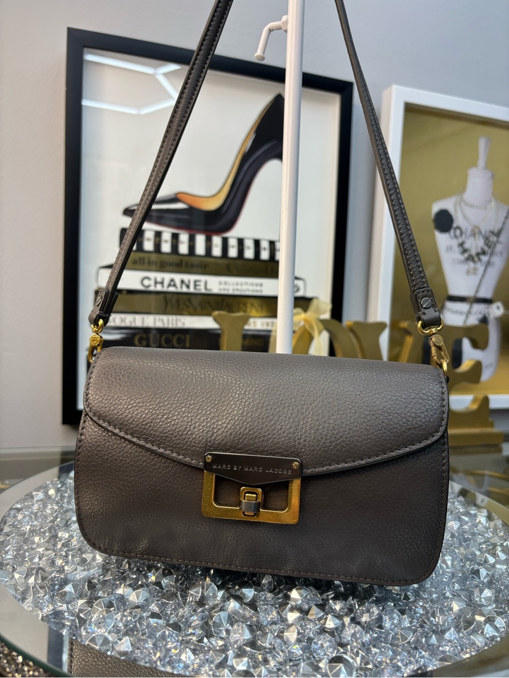 Marc by Marc Jacobs "Bianca Jane on a Leash" leather crossbody bag EUC